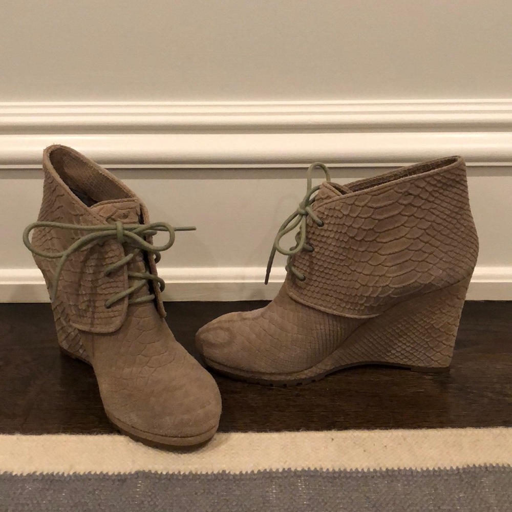Brown snake imprint wedge booties